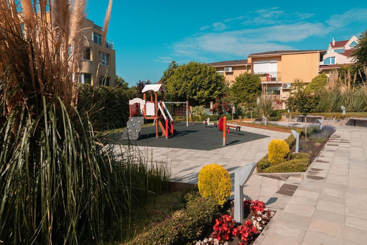 Nobile Apartment - Coral Residence Complex With Parking & Pool Varna Exterior photo